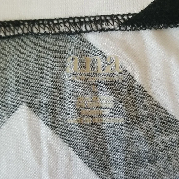 ❤️$6 Sale!❤️ Black & White Chevron Print Maxi Skirt EUC - Picture 3 of 4